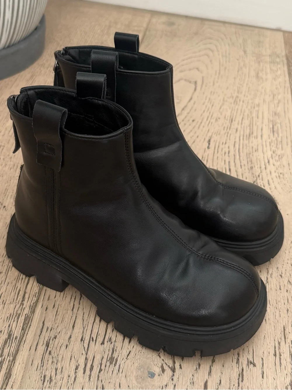 Girls Black Leather Platform Chelsea Boots